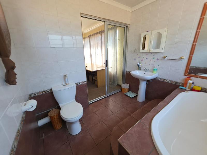 3 Bedroom Property for Sale in Roodia Free State